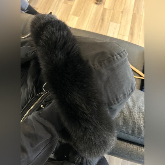 Women’s Mooseknuckle Parka - Picture 9 of 10